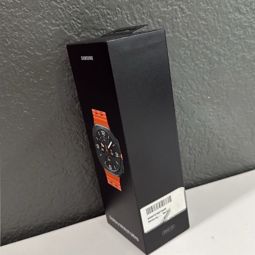 Samsung Galaxy Smart Watch Ultra 47mm LTE Titanium, Titanium Gray, Orange Band - Picture 4 of 13